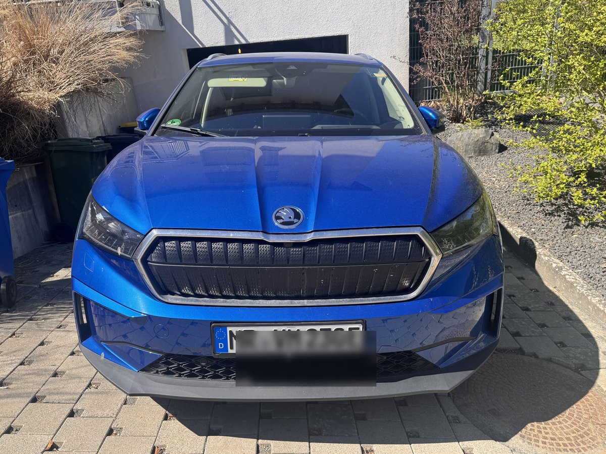 Škoda Enyaq Front vor der Aufbereitung