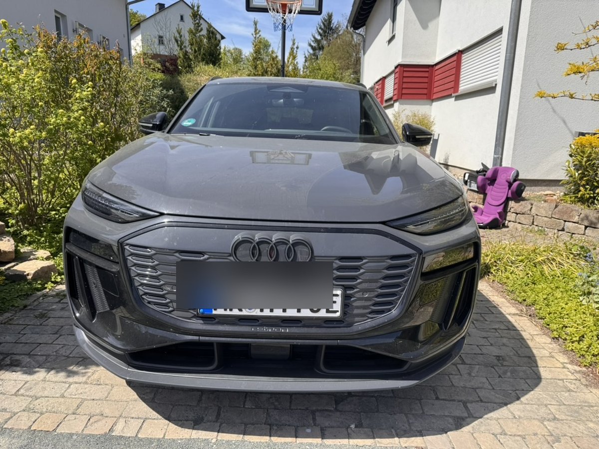 Audi Q6 e-tron Front vor der Aufbereitung