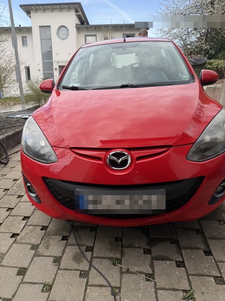 Mazda 2 nach Außenreinigung